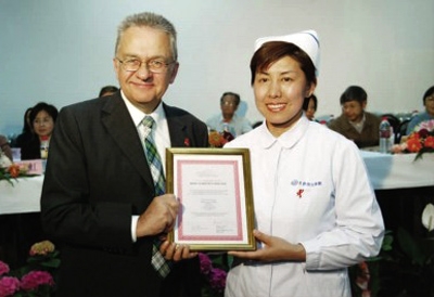 2004年，王克荣获得英国贝利·马丁慈善基金会设立的“贝利·马丁奖”，表彰为对抗艾滋病作出贡献的医务工作者