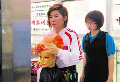 为了激励学员,聂凤穿上了当年在国家队的队服 为了激励学员,聂凤穿上了当年在国家队的队服