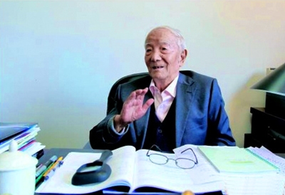 王希季告诉记者，今年他做的新研究项目是“互联网+航天”