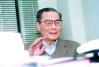 严东生院士在畅谈我国硅酸盐研究发展史