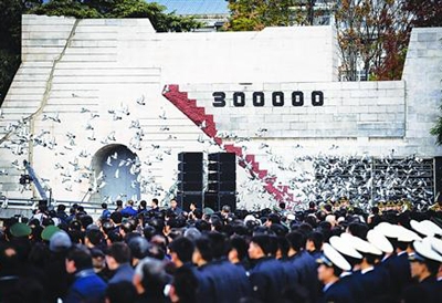 12月13日,南京大屠杀死难者国家公祭仪式现场放飞和平鸽 12月13日,南京大屠杀死难者国家公祭仪式现场放飞和平鸽