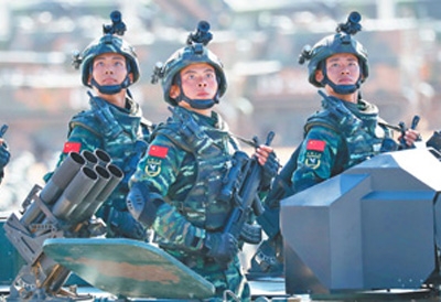7月30日，庆祝中国人民解放军建军90周年阅兵在位于内蒙古的朱日和训练基地举行。中共中央总书记、国家主席、中央军委主席习近平检阅部队并发表重要讲话。这是武警特警方队