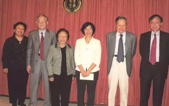 191021期盼中国有更多像她一样的巾帼英才n.png