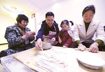 以饺子为中心的年夜饭代表了中国很多地方的年节食俗、礼仪文化