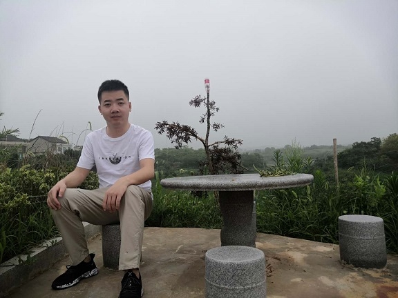 周涛照片.jpg