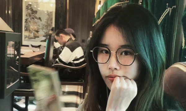 杭束莹.jpg