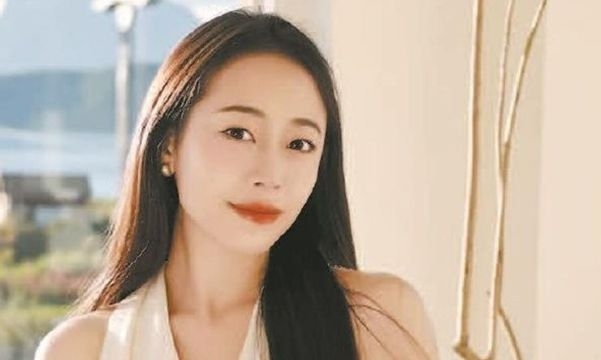 李月2-1.jpg