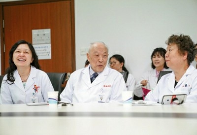 王振义院士为全国各地的医生进行病例讨论直播试播 王振义院士为全国各地的医生进行病例讨论直播试播